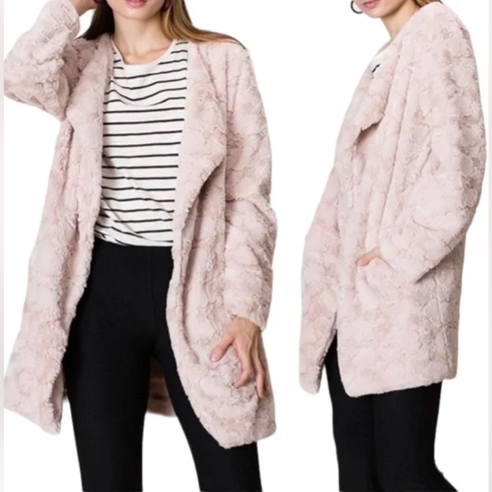 HYFVE Women’s Small Plush Faux Fur Jacket in Blush Pink